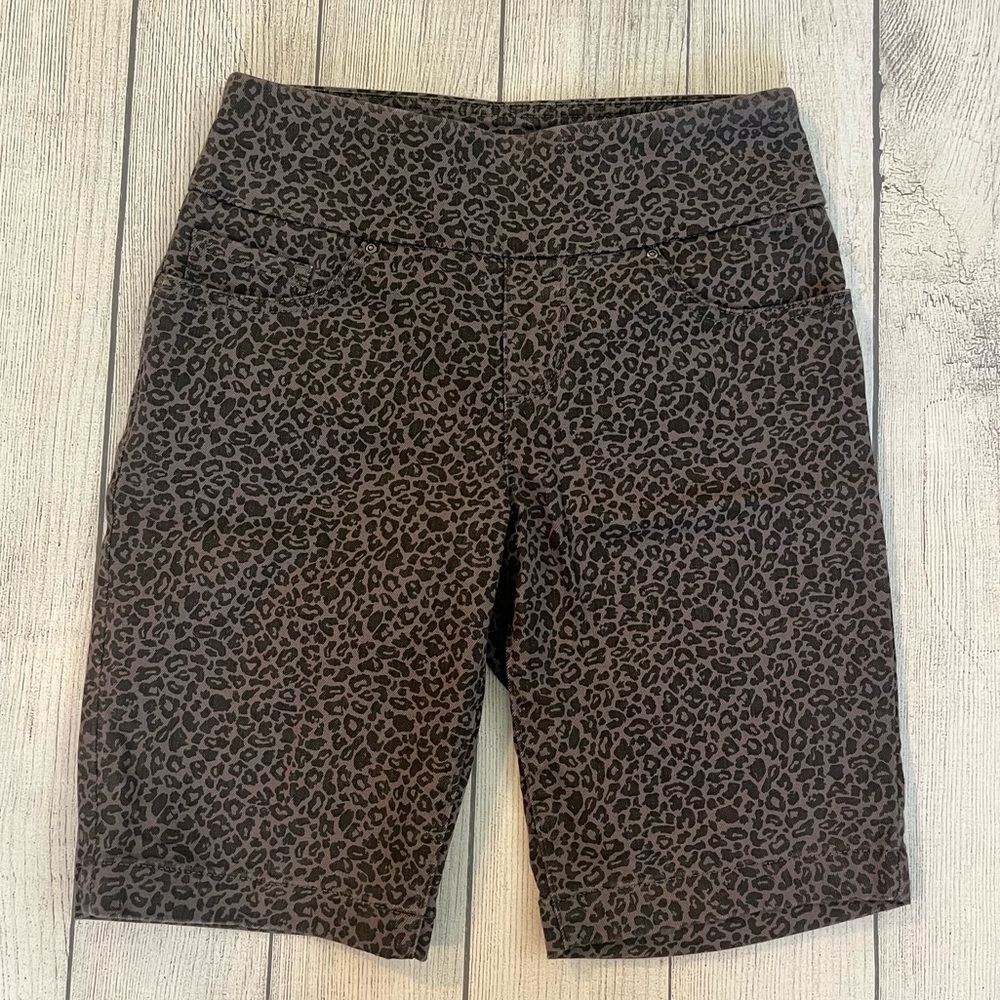 Lee Women's Gray Leopard Print Shorts